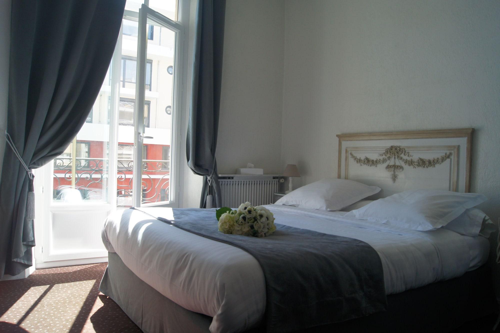 Ruc Hotel Cannes Exterior photo